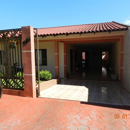 Casa Da Helo - Quartos Em Foz Foz do Iguaçu Exterior foto